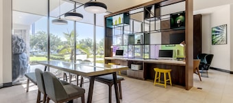 Holiday Inn Orlando International Dr-ICON by IHG