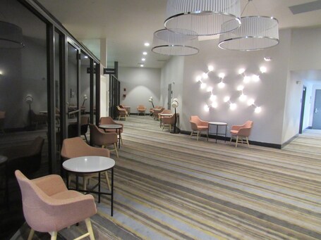Holiday Inn Orlando International Drive ICON Park, an IHG Hotel - Image 44