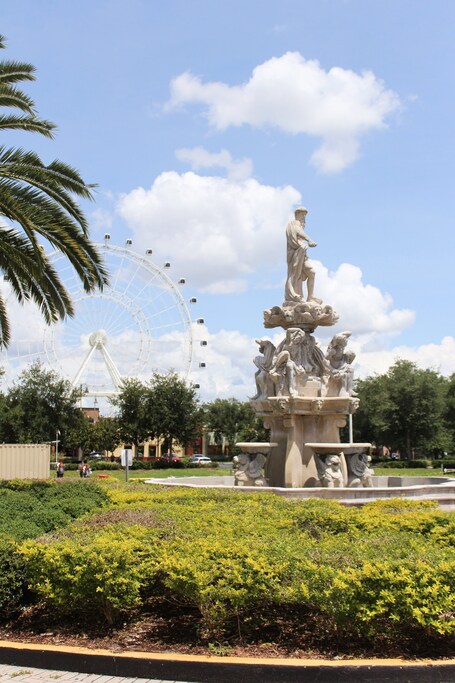 Holiday Inn Orlando International Drive ICON Park, an IHG Hotel - Image 50