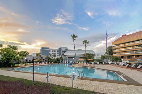 Holiday Inn Orlando International Drive ICON Park, an IHG Hotel - Image 61