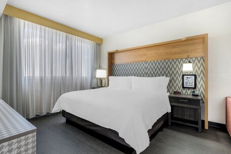 Holiday Inn Orlando International Drive ICON Park, an IHG Hotel - Image 76