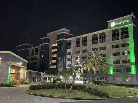 Holiday Inn Orlando International Drive ICON Park, an IHG Hotel - Image 3
