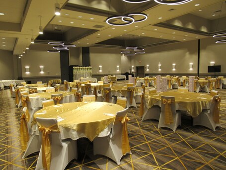 Holiday Inn Orlando International Drive ICON Park, an IHG Hotel - Image 71