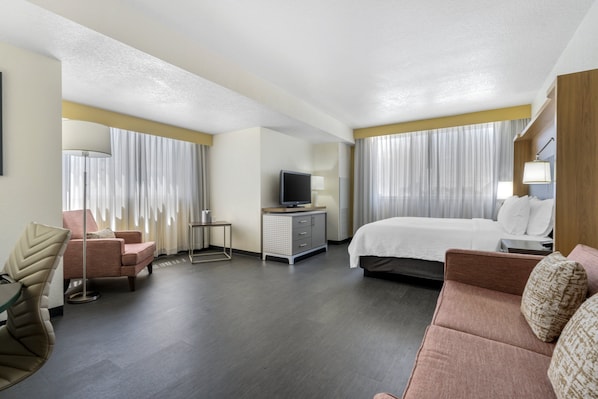 Premium Room, 1 Katil Raja (King) dengan Katil Sofa | Cadar kapas Mesir, peralatan tempat tidur premium, gebar bulu kapas