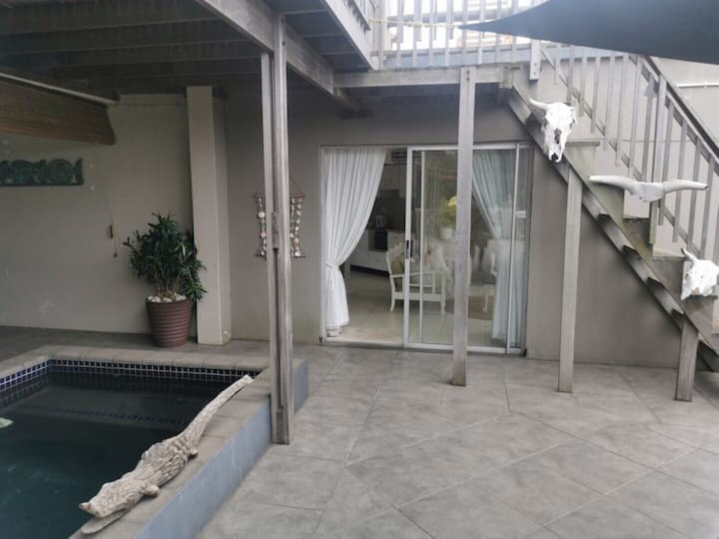 حمّام سباحة خارجي