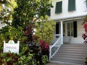 Exterior - Key West, FL - Ocean Front - Coconut Beach Resort (Key West)