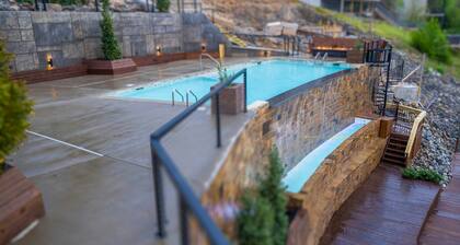 Lakefront Retreat, Infinity Pool, Fire Table