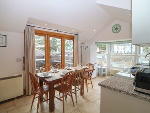 Dining - Kipper Lodge (Dartmouth)