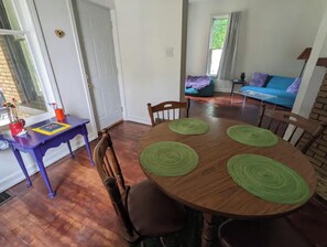 Dining - Funky, Fido-friendly flat near downtown Ishpeming. (Ishpeming)