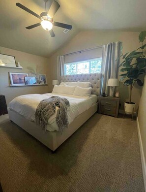 4 habitaciones, escritorio, tabla de planchar con plancha y wifi gratis 