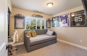 Interior - Patio w/ fire pit home ✶ 10min to DT → Has it all! (Portland)
