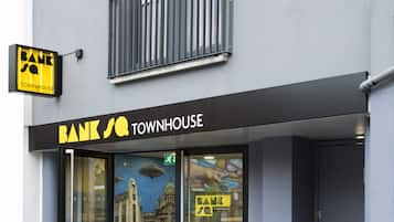 المنشأة من الخارج