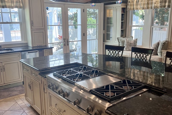 Frigorífic, microones, forn i placa de cuina