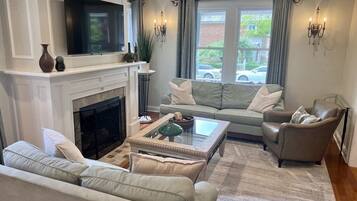 TV connectée, cheminée