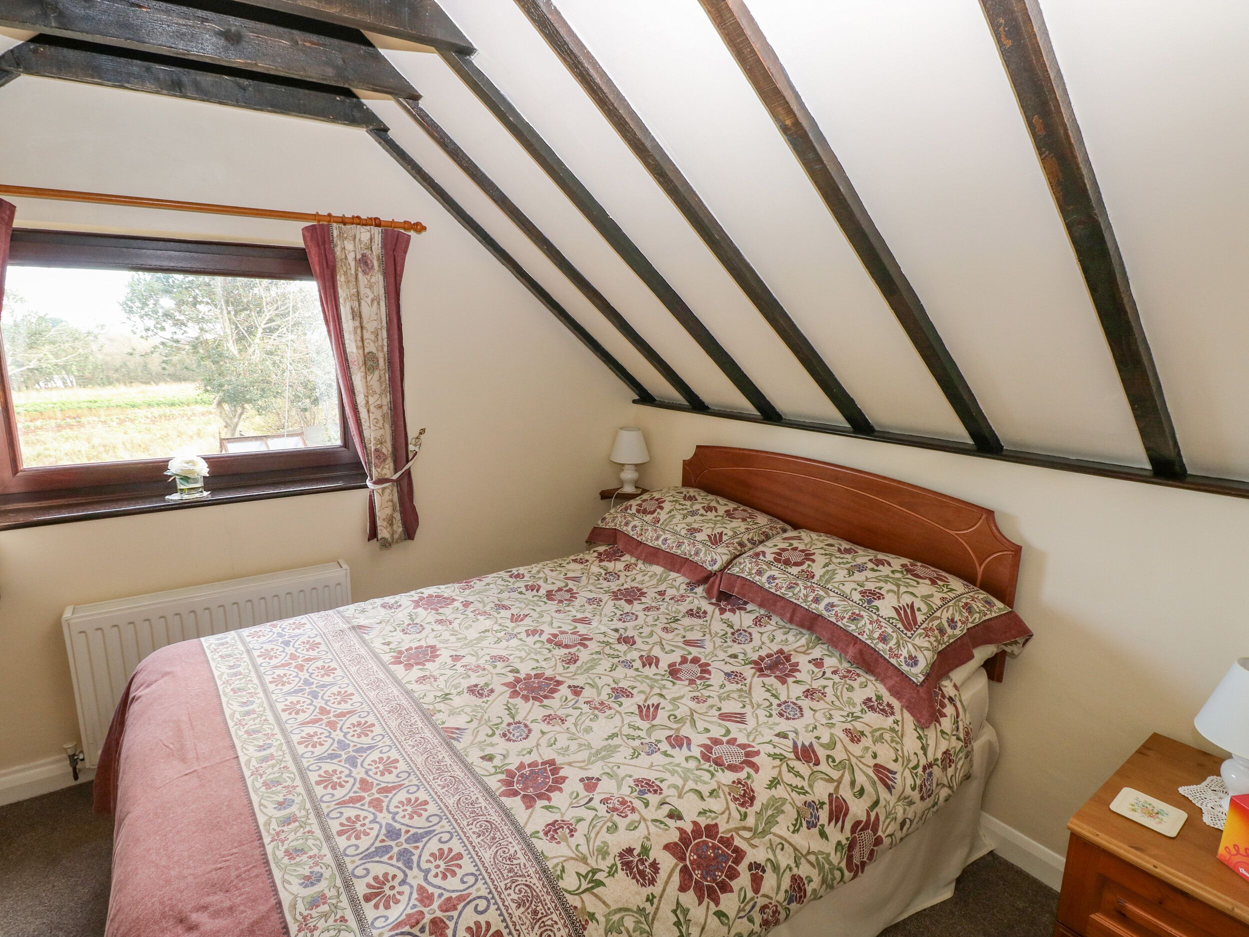 2 habitaciones, decoración personalizada y muebles diferentes 