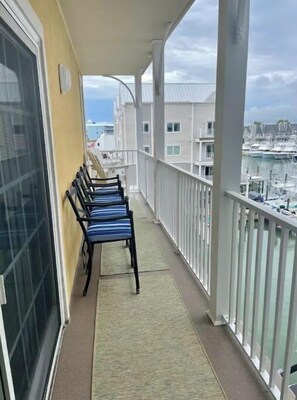 Property grounds - Luxury 14th St, Corner Unit Bayfront, 3 blocks to beach. (Ocean City)