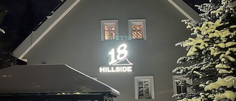 Façana frontal de l'allotjament