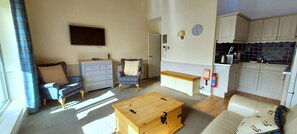 TV - Loch Rannoch Highland Club Apartment 101 (Kinloch Rannoch)