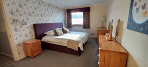 3 chambres, bureau, fer et planche à repasser, Wi-Fi gratuit