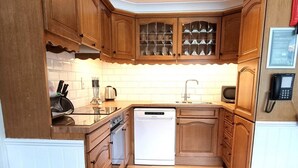 Private kitchen - Loch Rannoch Highland Club,  Red Deer 5 (Kinloch Rannoch)