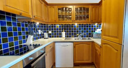 Loch Rannoch Highland Club, Lochside Lodge 6