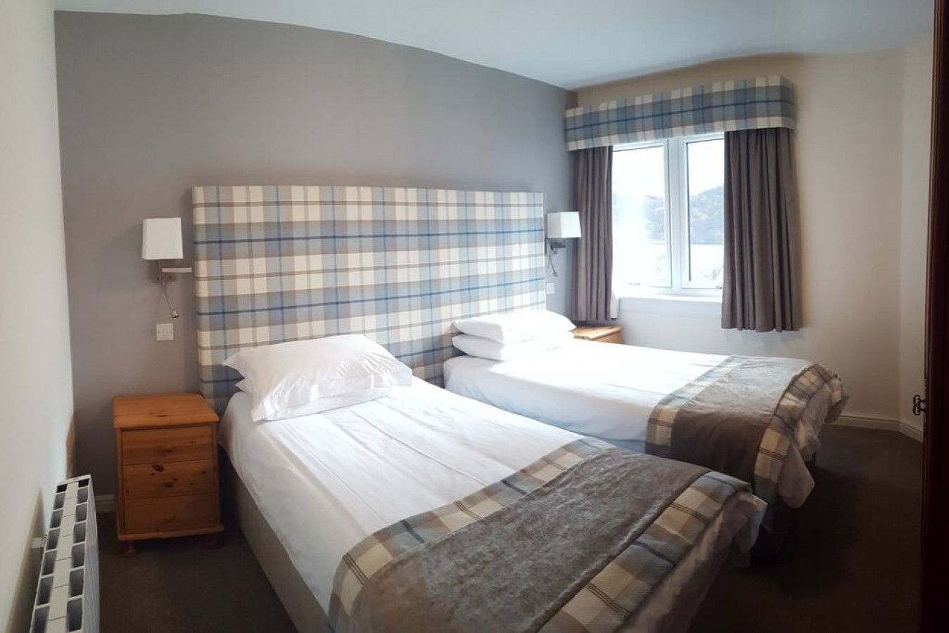 2 bedrooms, desk, iron/ironing board, WiFi (free)