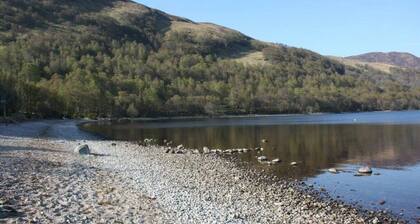 Loch Rannoch Highland Club. Lochside Lodge 8