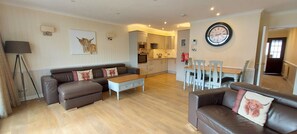 TV - Loch Rannoch Highland Club, Pine Martin Lodge 2 (Kinloch Rannoch)
