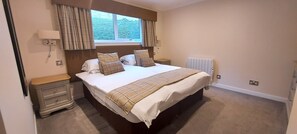 2 bedrooms, iron/ironing board, travel cot, WiFi