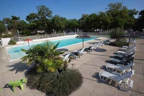 A heated pool - Close to the sea and many places to discover (La Tremblade)