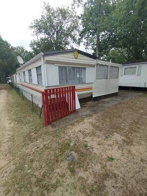 Property grounds - Close to the sea and many places to discover (La Tremblade)