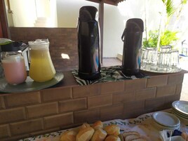 Free daily continental breakfast