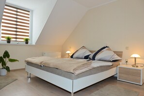 1 slaapkamer, een kluis op de kamer, een strijkplank/strijkijzer