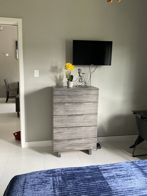 1 bedroom, desk, iron/ironing board, free WiFi