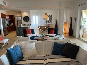 Smart TV - Rendez-vous in St-Martin - Tropical Waves (Sint Maarten)