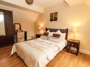 4 habitaciones, decoración personalizada y muebles diferentes 