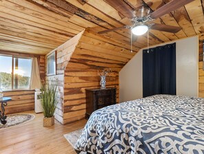 3 habitaciones, escritorio, tabla de planchar con plancha y wifi gratis