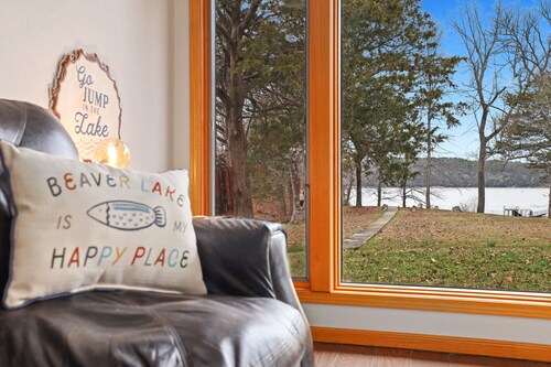 Ninnie & Papaw's Paradise Cove on Beaver Lake