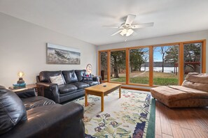 Smart TV, DVD player