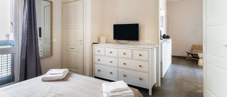 1 Schlafzimmer, BĂŒgeleisen/BĂŒgelbrett, WLAN, BettwĂ€sche