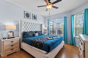 5 Schlafzimmer, Schreibtisch, Bügeleisen/Bügelbrett, Reisekinderbett