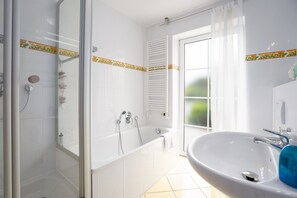 Chuveiro, secador de cabelo