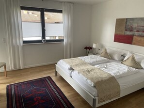 1 bedroom, travel cot, free WiFi, bed sheets
