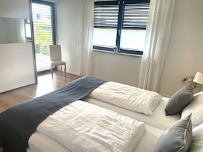 1 bedroom, travel cot, free WiFi, bed sheets