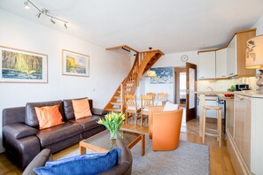 Fernseher, DVD-Player, Stereoanlage