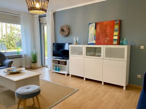 Fernseher, Stereoanlage