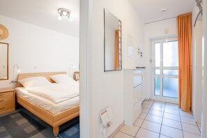 1 bedroom, iron/ironing board, travel crib, free WiFi - Vacation apartment "Lörper 1" up to 3 persons (non-smoking) (Niendorf/Ostsee)