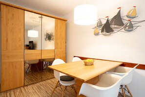 تناول الطعام