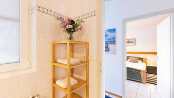 2 Schlafzimmer, Reisekinderbett, kostenloses WLAN