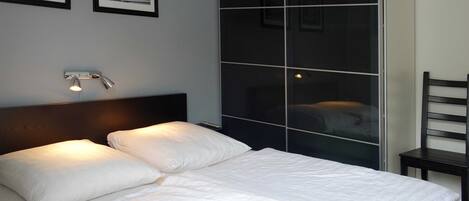 1 bedroom, iron/ironing board, free WiFi